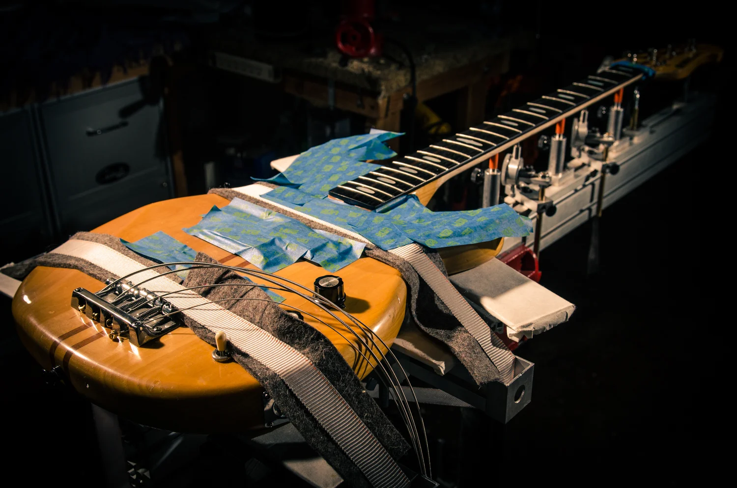Bass fret level :: Yamaha BB2000