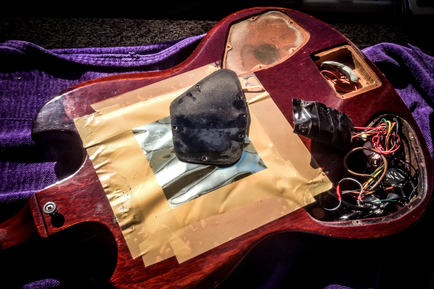 WTF? :: 1970's Gibson EB-3