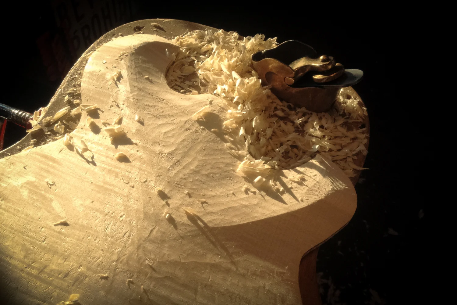 Hollowbody top carve :: Chubbuck Mousa 003