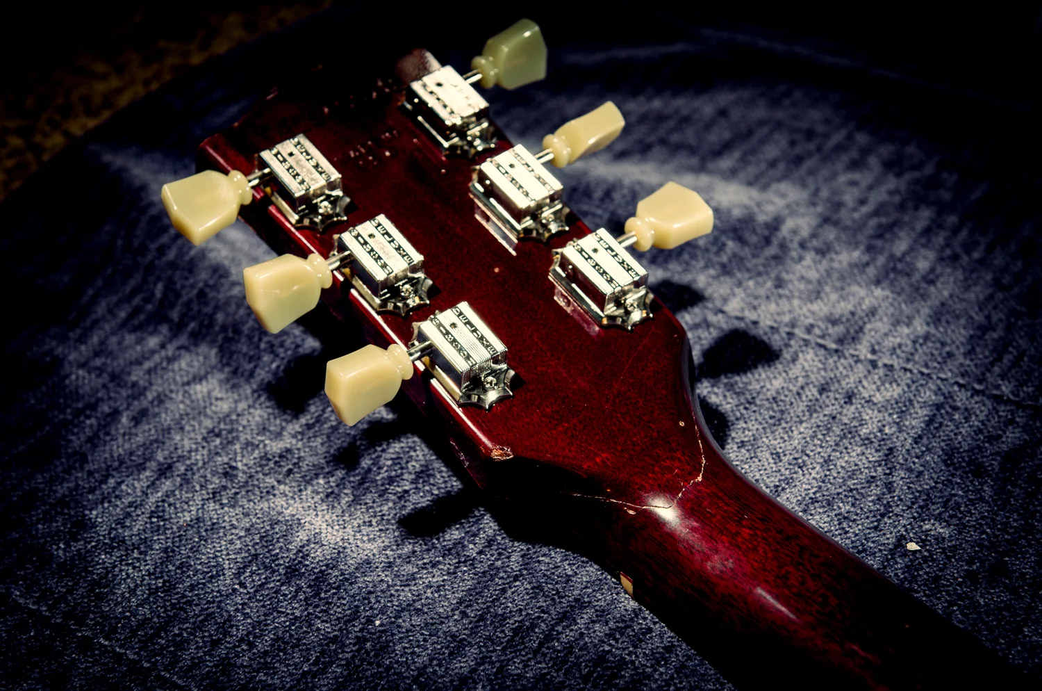 Broken neck :: 1996 Gibson Les Paul Studio [8.5 lbs]