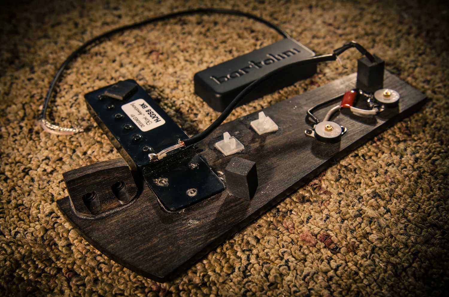 Replace floating pickup :: 2009 Eastman Pagelli PG2