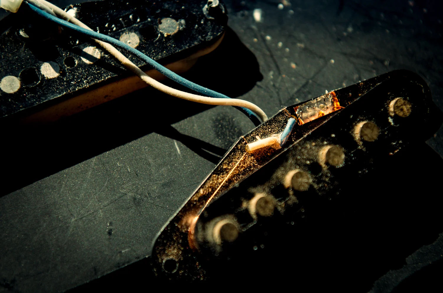 Dead pickup quick fix :: 1991 Fender American Standard Stratocaster [8.5 lbs]