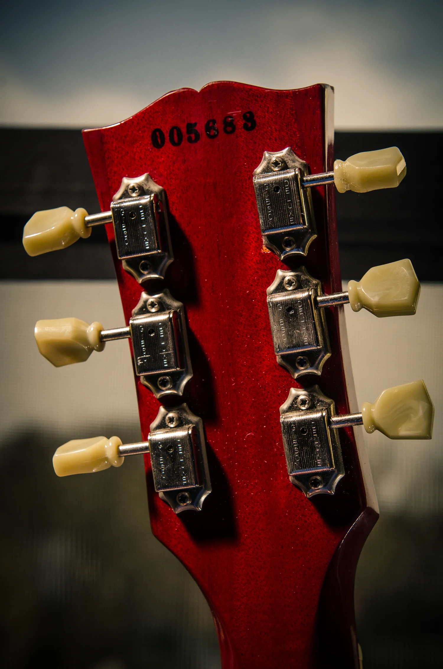 Broken tuner repair :: 2000 Gibson Les Paul Classic 1960 Reissue [9.1 lbs]