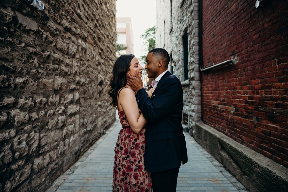 Downtown-Ottawa-Engagement-Session 3.jpg