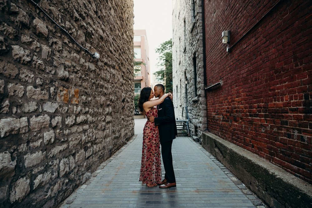 Downtown-Ottawa-Engagement-Session 8.jpg