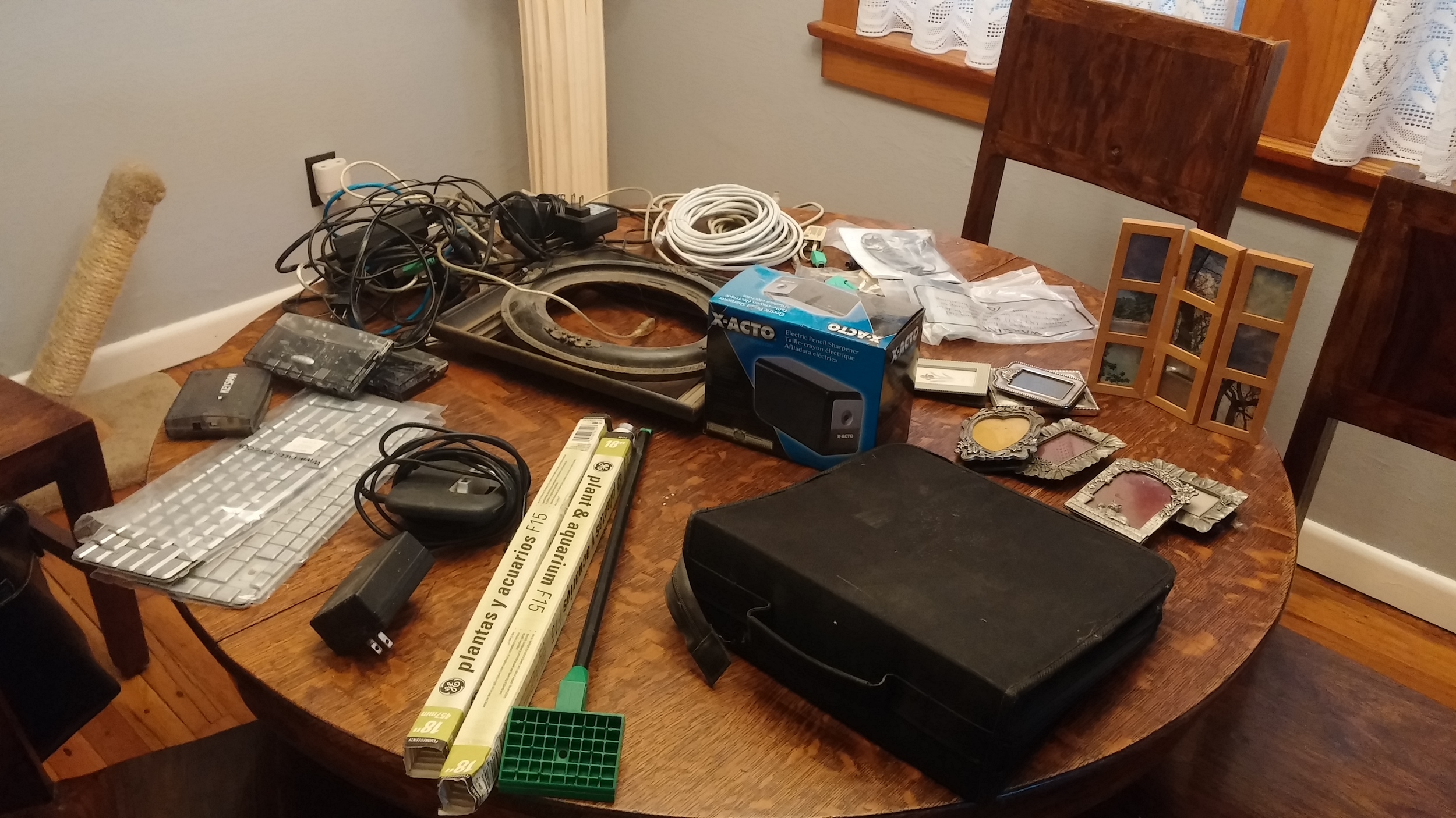 'Bye, stuff! So long!