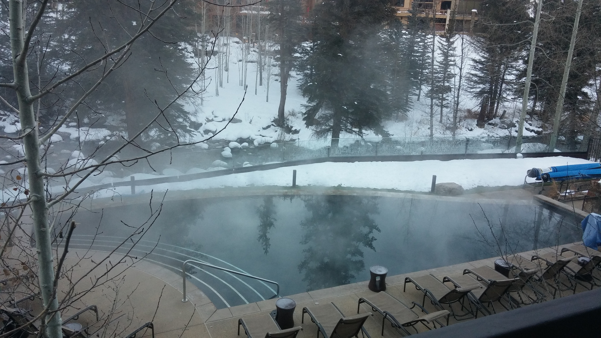 I have nothing but good things to say about this heated infinity pool at Vail Cascade Resort. As a matter of fact, I LOVE that pool. 