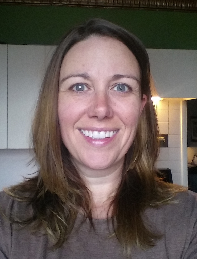 For contrast, here's a No Makeup Monday pic, in which I'm wearing lip gloss, but that doesn't really count. 