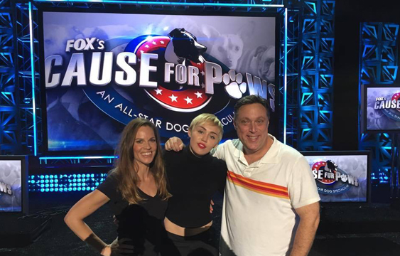 On the set of " Fox's Cause for Paws" with Hilary Swank, Miley Cyrus and Producer Michael Levitt.