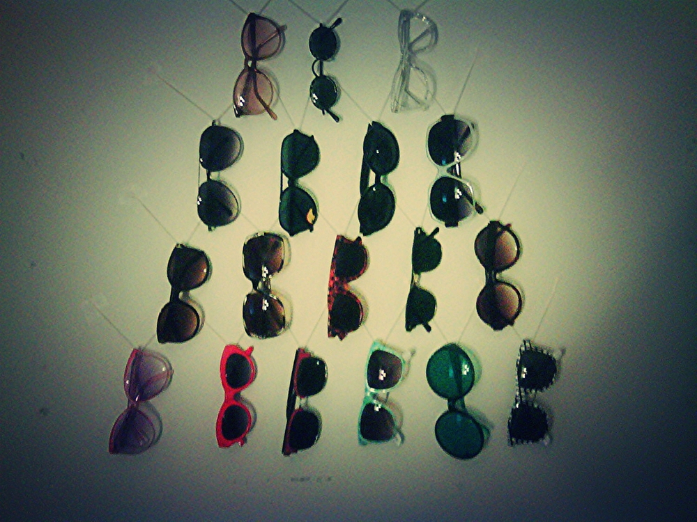sunglasses display 2010