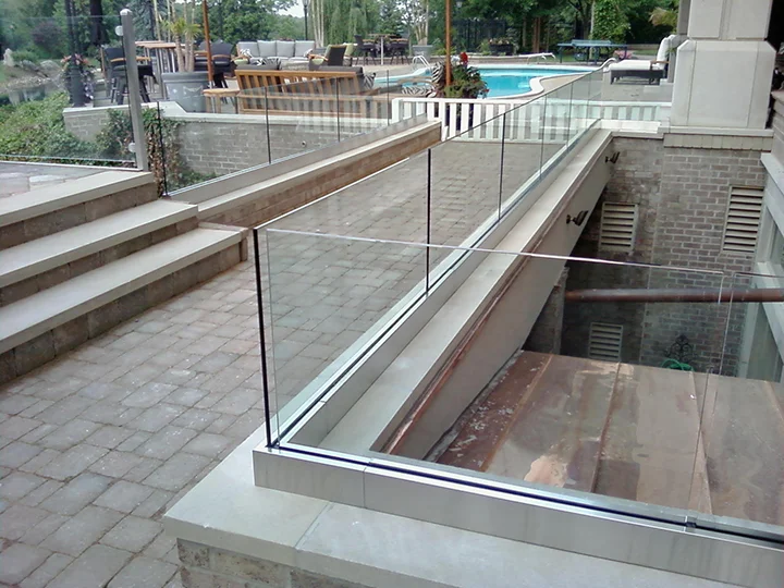 Outdoor Glass Rail