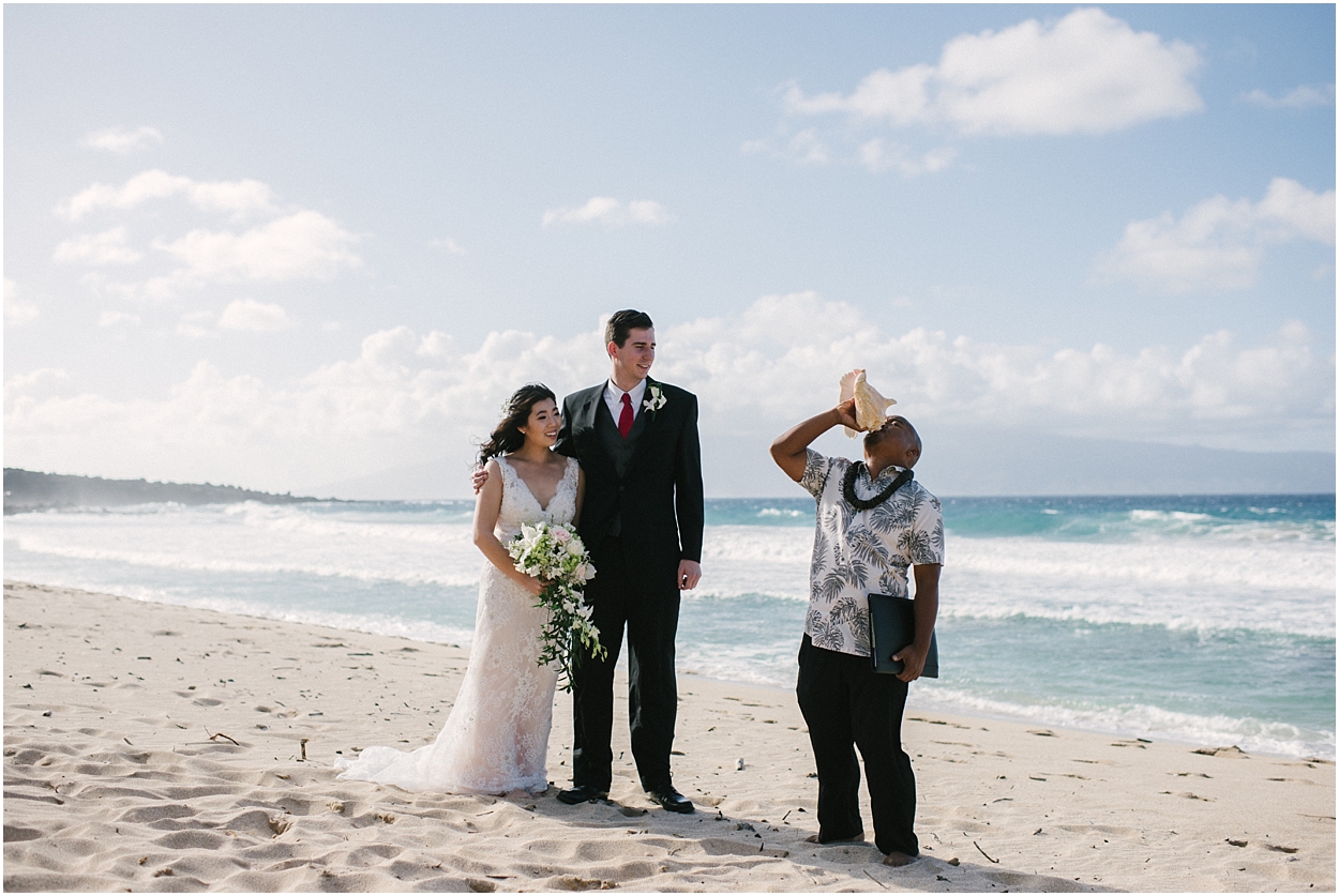 maui beach wedding at ironwoods beach by maui wedding photographer naomi levit
