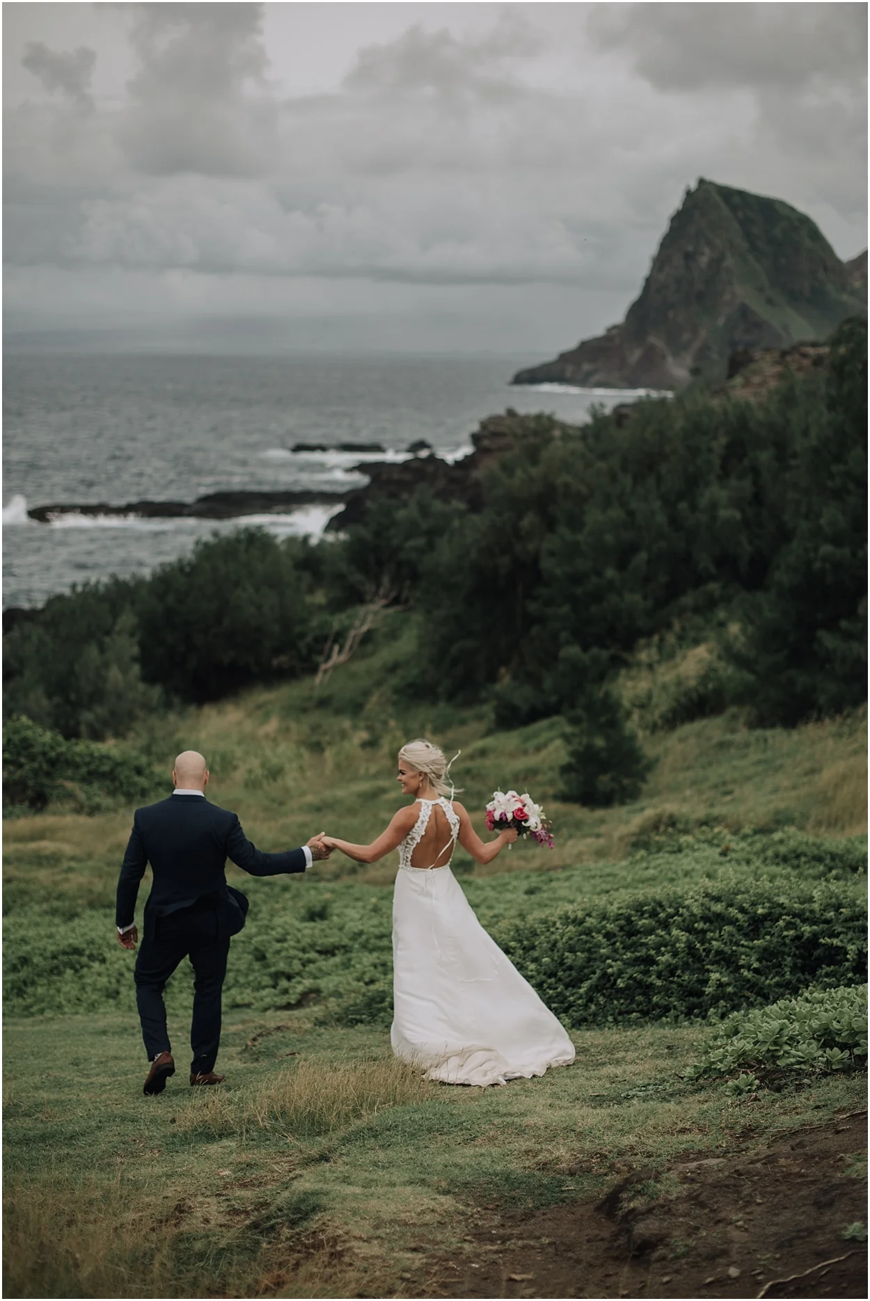 adventurous maui adventure elopement near kahakuloa hawaii