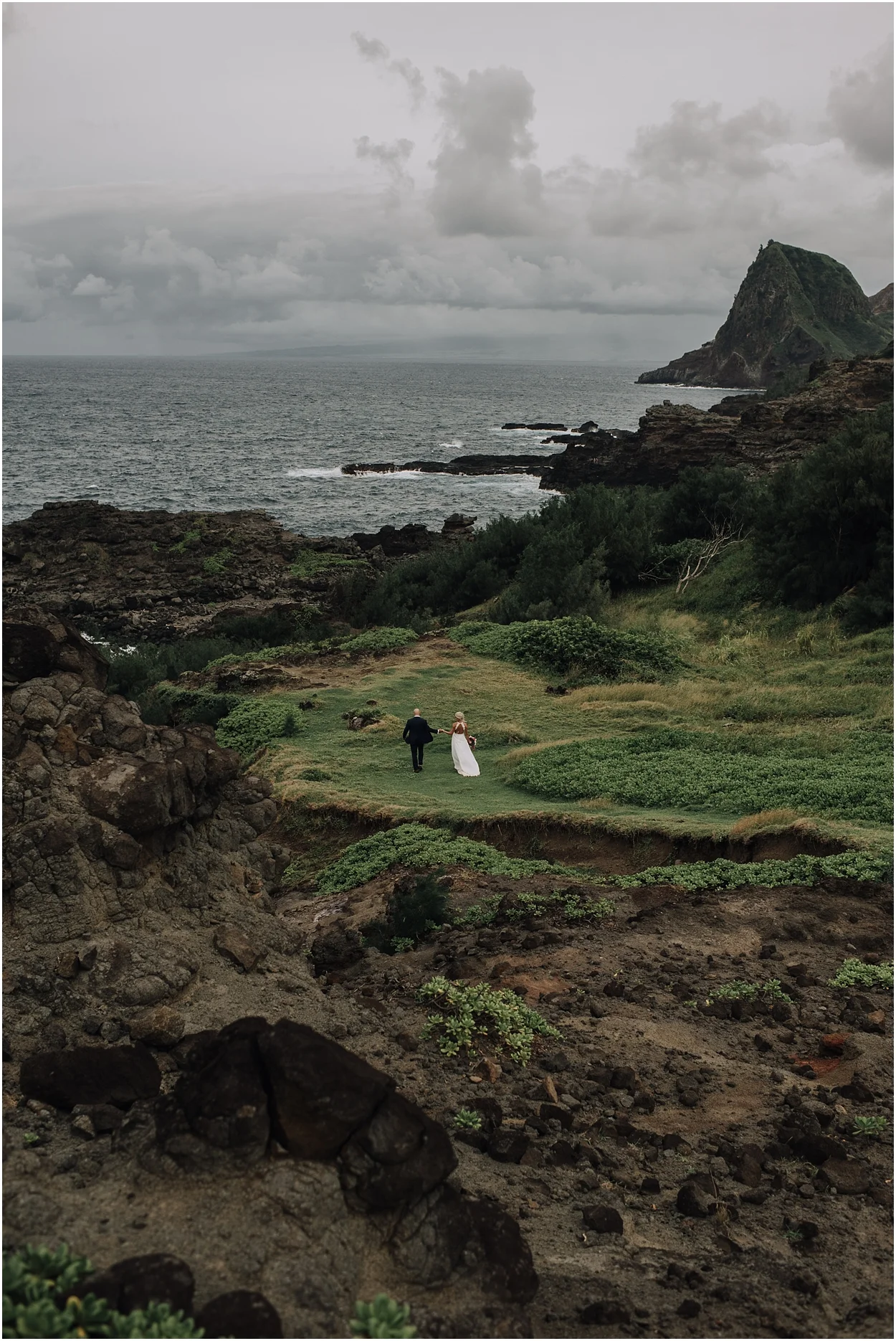 adventurous maui adventure elopement near kahakuloa hawaii