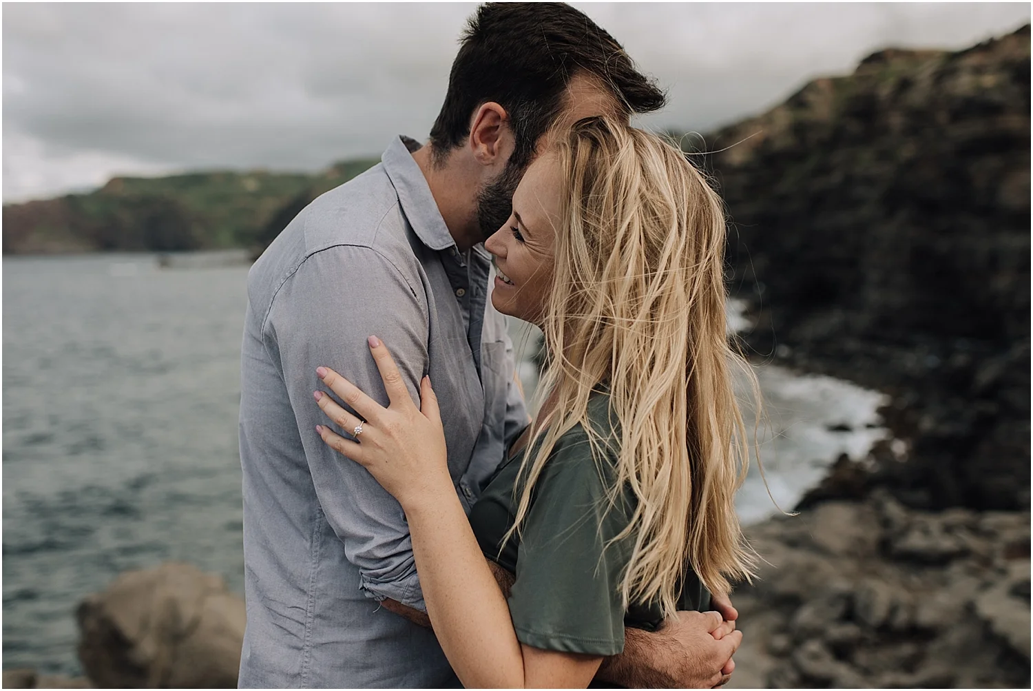maui engagement photos at nakalele, hawaii