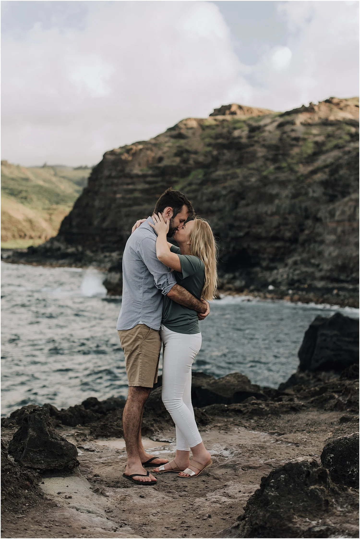 maui engagement photos at nakalele, hawaii