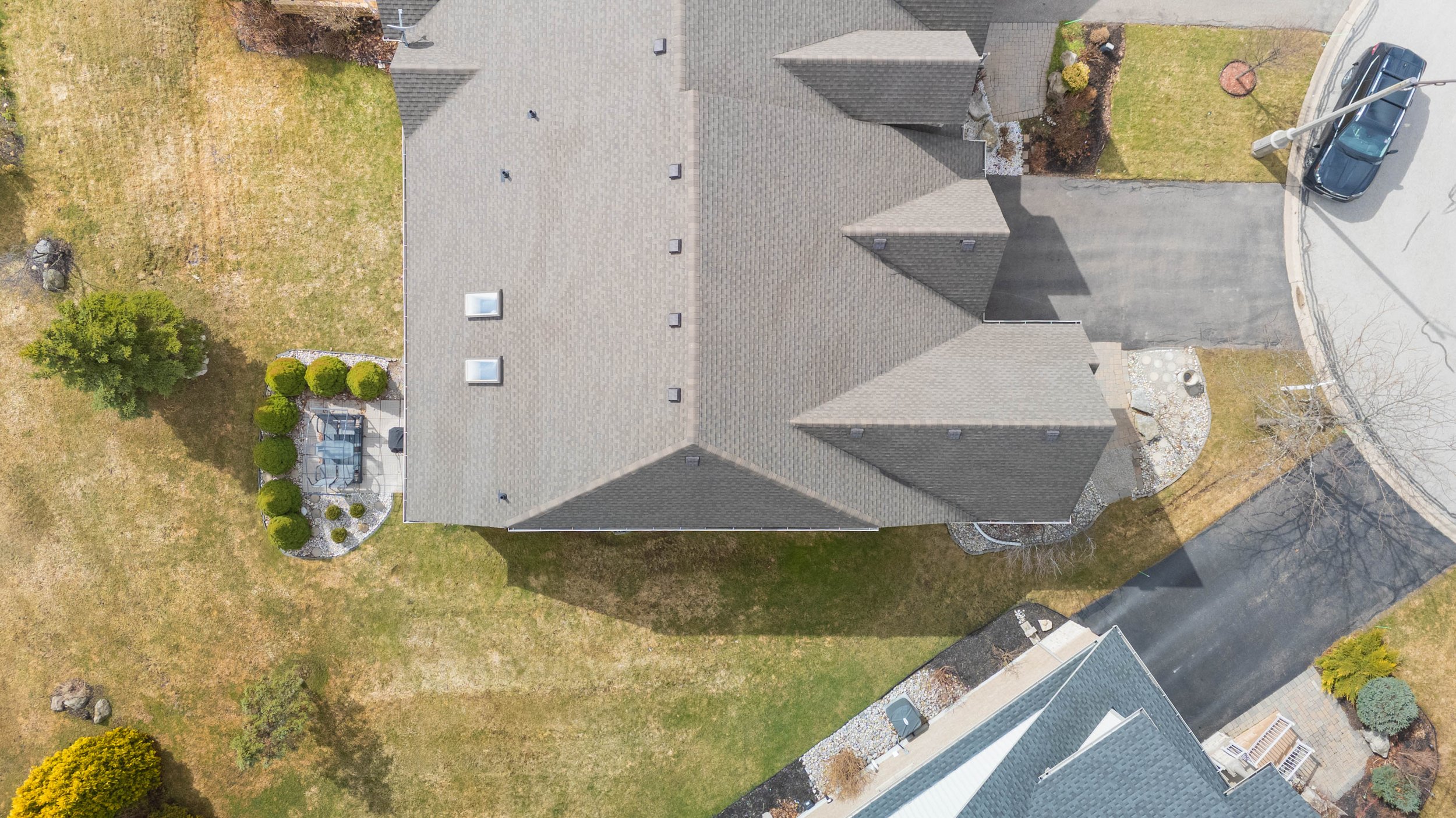 12 Loch Ness Ct(exterior)-5.jpg