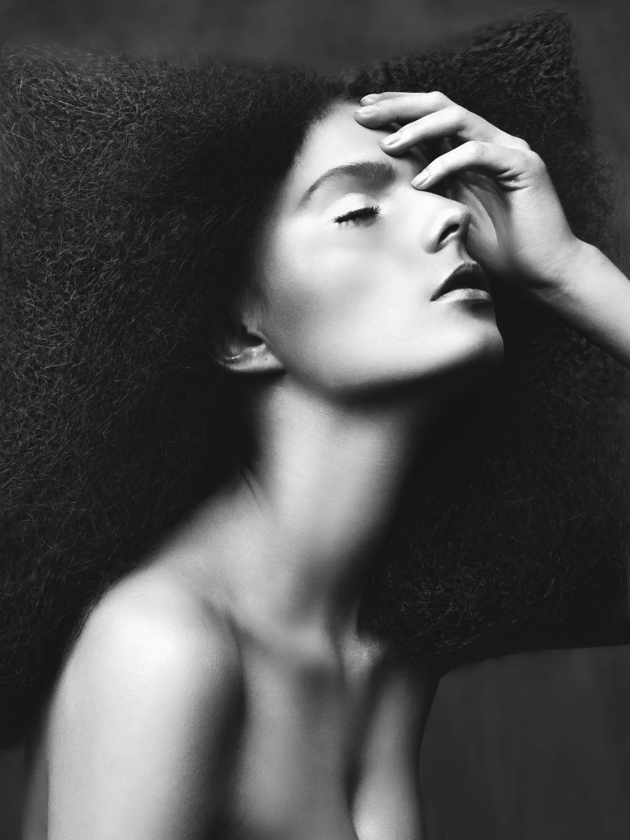 . 

SHAPE SHIFTER 

Hair concept and execution by me #michaelsilvahair #unrealbymsh 

Marta 
Photographed by @alexey
Makeup @erinparsons