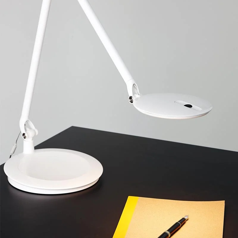 humanscale_disc_LED_light_edit1.jpg