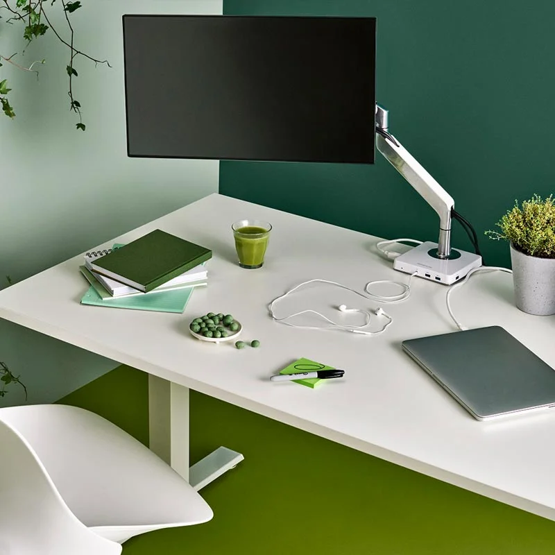 17_humanscale_m2_monitor_arm_edit8.jpg