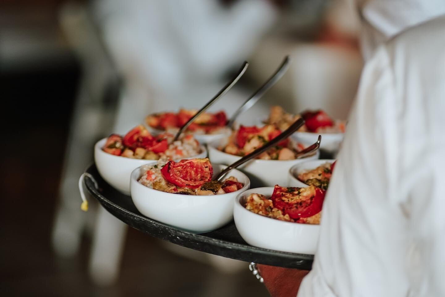 &iquest; Que preferis plato formal o informal ?🍽️
.
.
Reserva tu fecha 🗓️ 
#mireiacatering #eventos #catering #casamientos #fiestasde15 #eventoempresarial