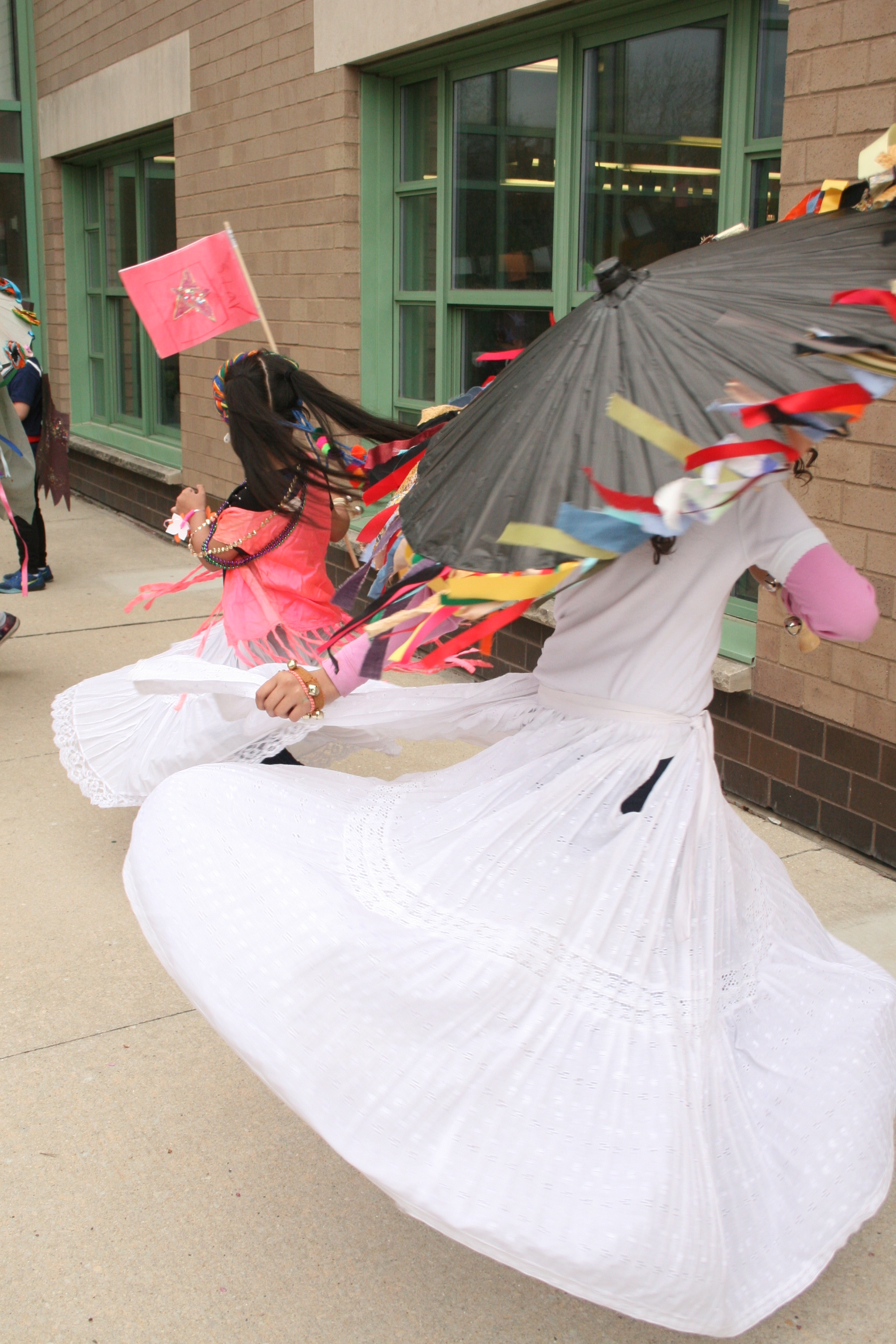 elevarte twirling dancers 2016.JPG