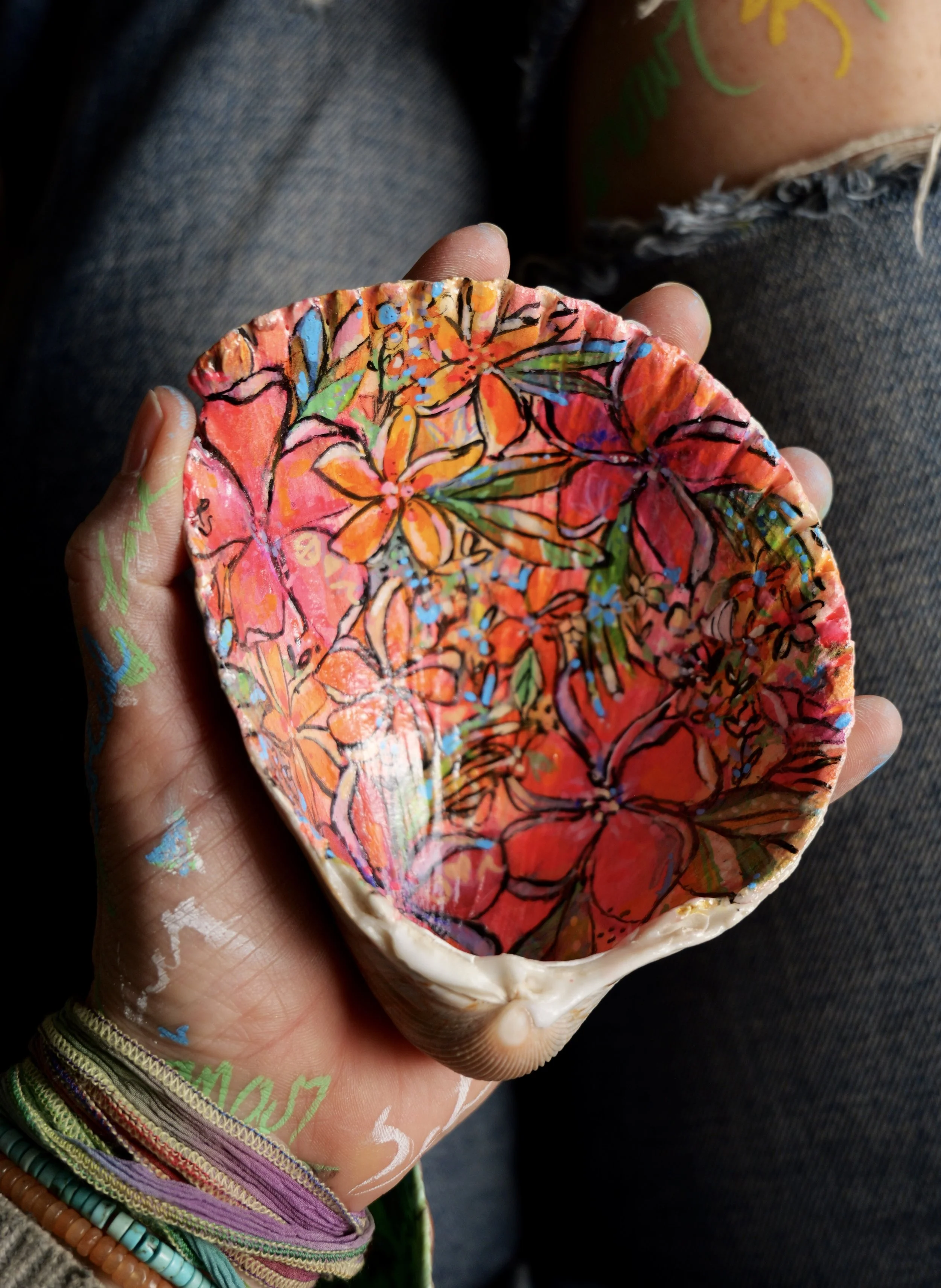 Large Tropical Floral Cockle