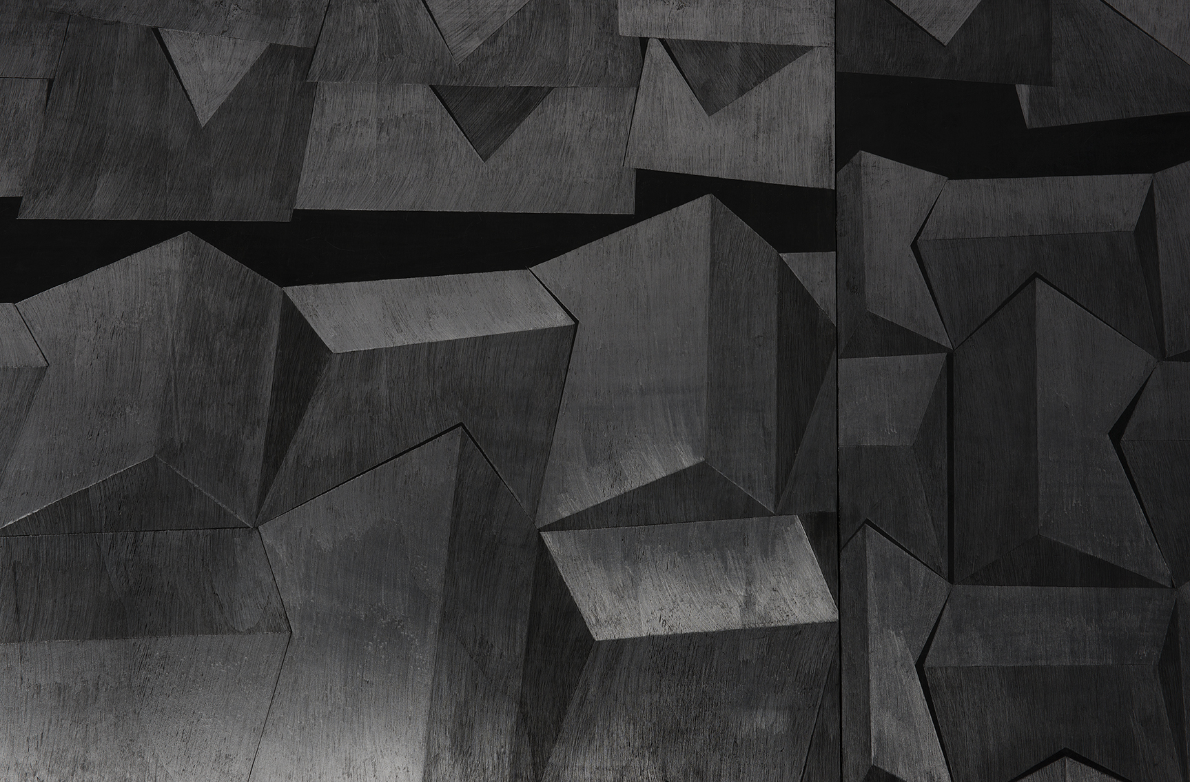 Hado, פחם וגרפיט על עץ, פרט מתוך מיצב, 2014 (4).jpg
