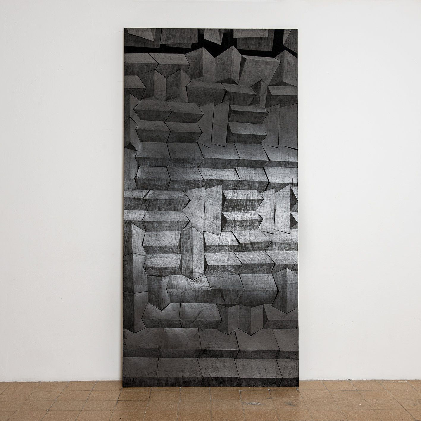 מתוך הסדרה 'קירות אקוסטים', פחם וגרפיט על עץ, 250X122 סמ 2014.jpg