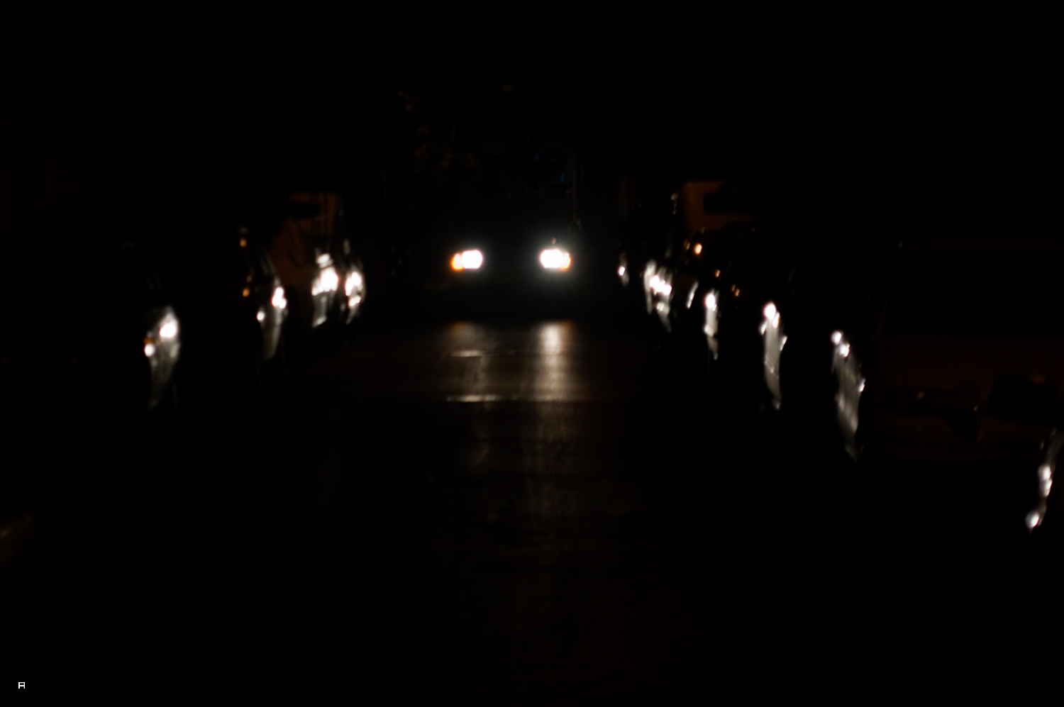 מכונית בלילה.jpg