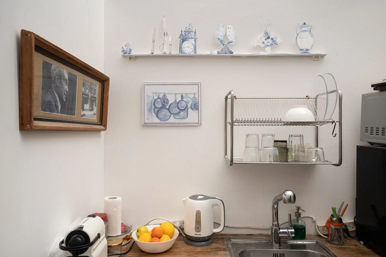 רותי זינגר - משוט בארץ - מראה הצבה מטבח