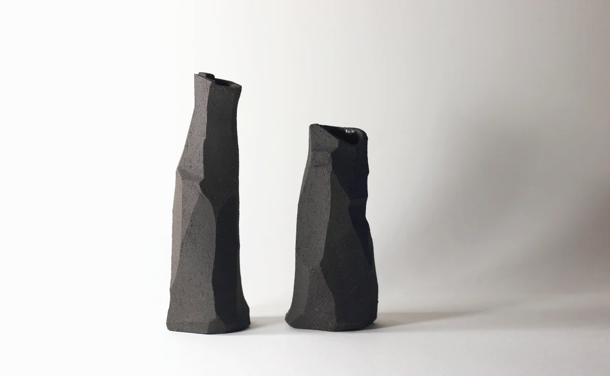 Vases facettes noir