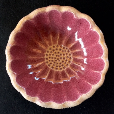 Flower bowl Available in different sizes and colours. All glazes are foodsafe. Made to order. P.O.A.