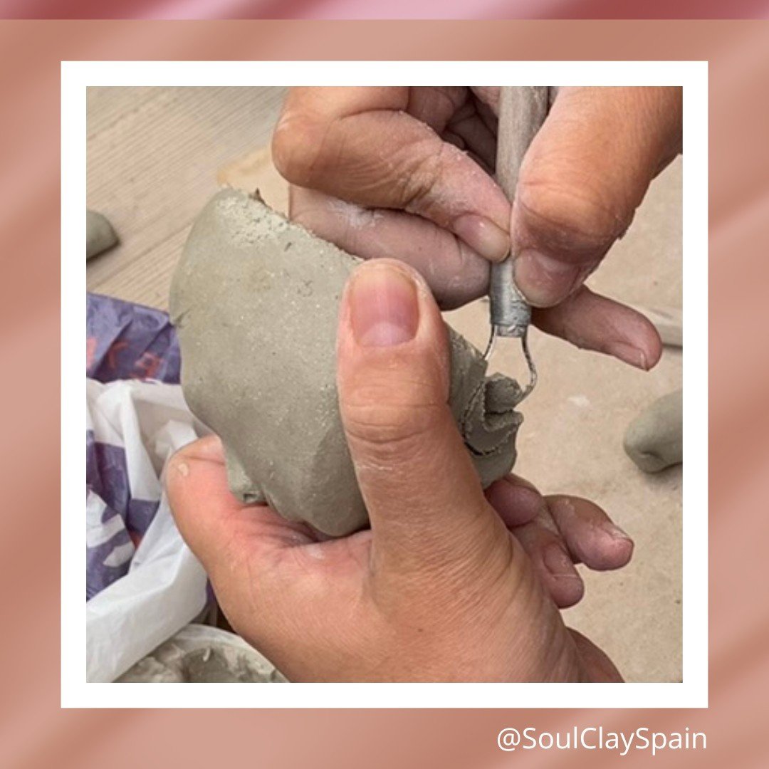 🇬🇧 Hollowing a head...
.
🇪🇸 Vaciando una cabeza...
.⁠⁠
.⁠⁠
.⁠⁠
.⁠⁠
.⁠⁠
#soulclayspain #pottery #creative #potterylessons #potteryclass #potteryclasses #workshop #potteryworkshop #potteryexperience #potterystudio #artstudio #clay #claycreations #t