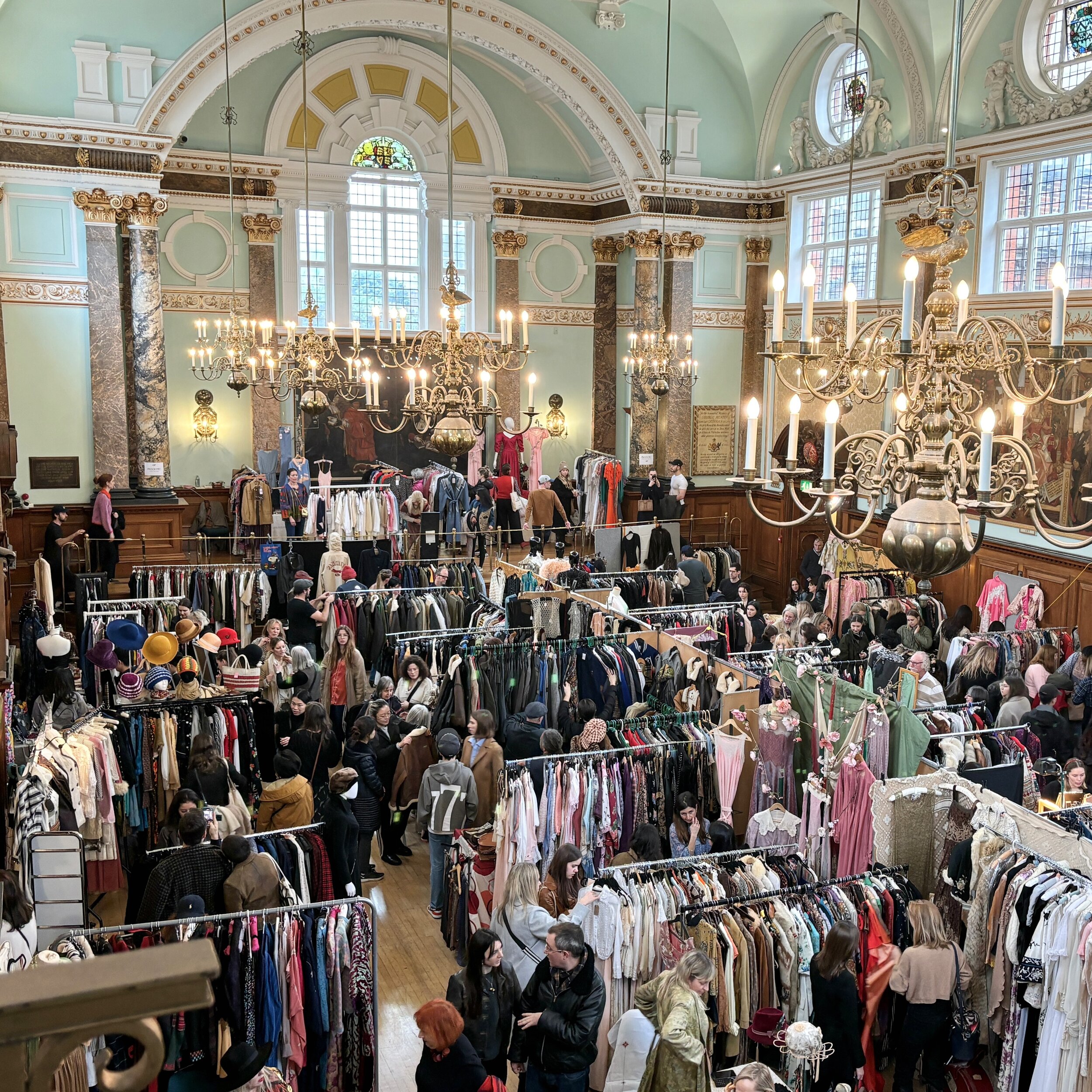 Back after Easter 🪺🌿 Just over two weeks until the next Frock Me! Vintage Fair at Chelsea Old Town Hall 
Sunday 14th April | 11am ~ 5.30pm 
Ticket details linked in bio

🚇 Sloane Square 

#frockmevintagefair #chelseaoldtownhall #kingsroad #antique