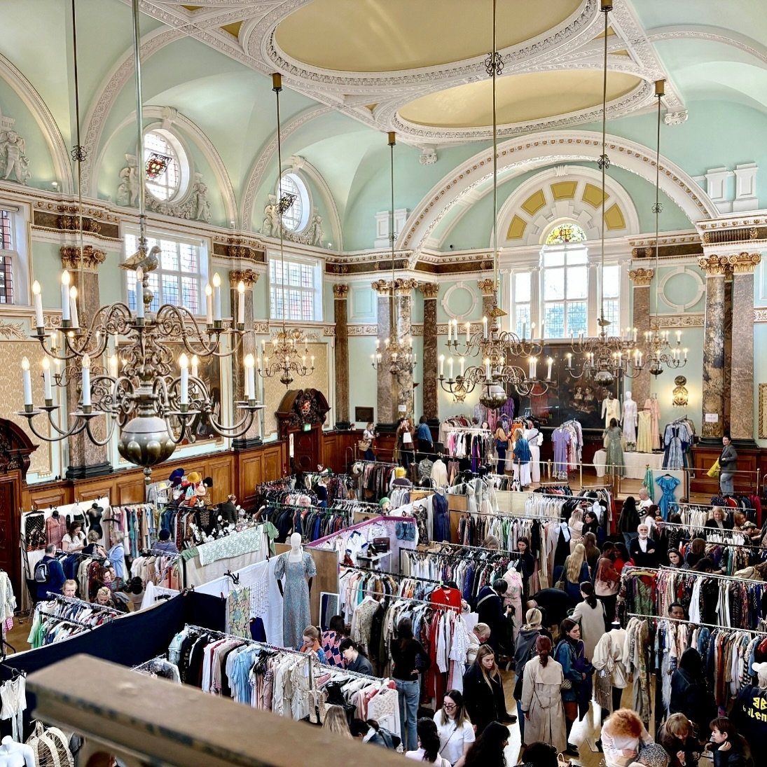 T H I S  S U N D A Y✨ Frock Me! returns to Chelsea Old Town Hall ~ shop from over 60 leading exhibitors of antique and vintage fashion, jewellery, accessories and textiles on the King&rsquo;s Road at London&rsquo;s original vintage fair, established 