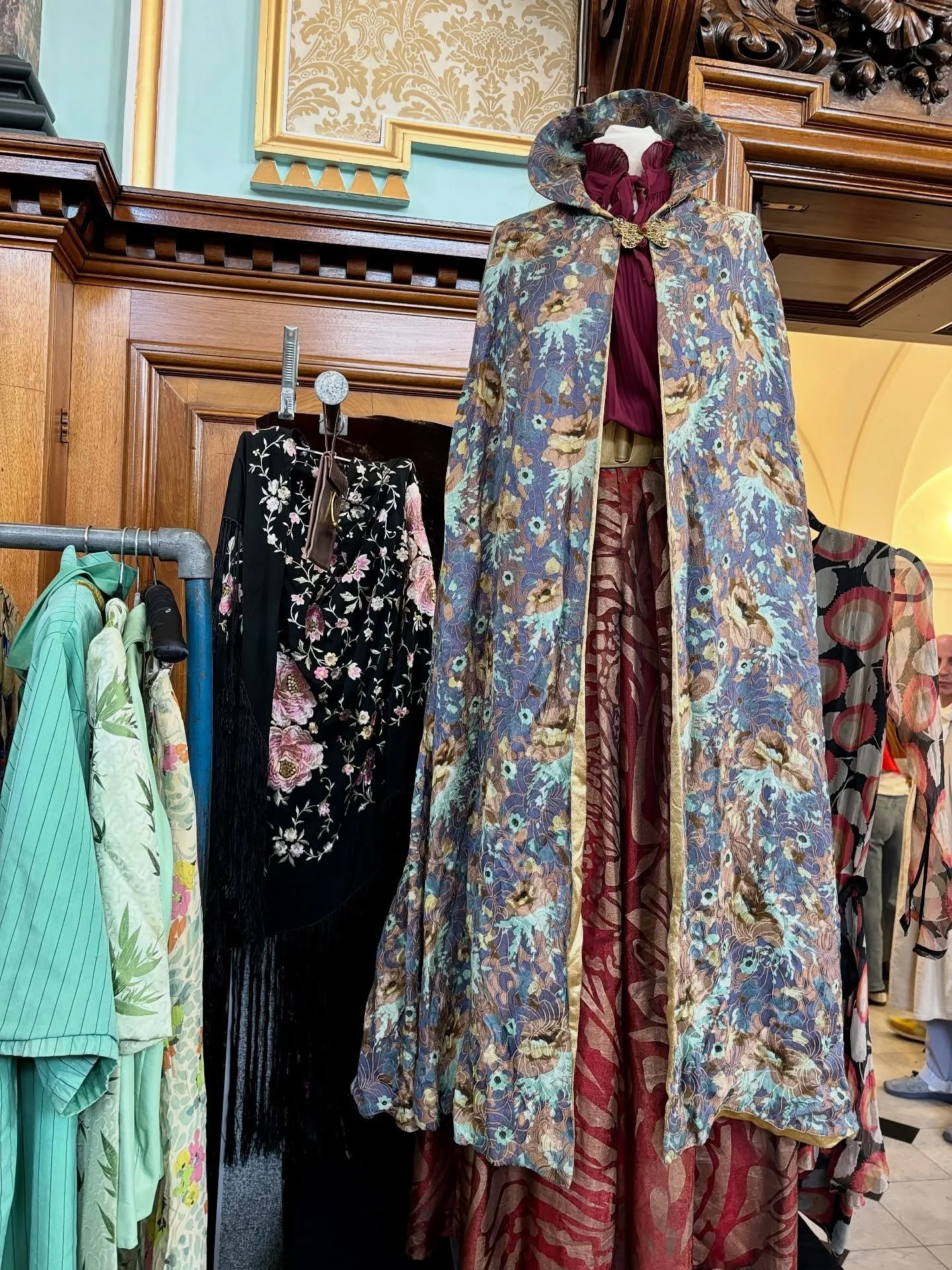 NEXT WEEKEND 💫 So close&hellip; September Frock Me! Vintage Fair in Chelsea 

Book ahead ~ 11am now sold out ⬇️
🎟️ https://FMSept2025.eventbrite.co.uk

Frock Me! Vintage Fair
SUNDAY 21 SEPTEMBER | 11am ~ 5.30pm
&pound;7 entry (&pound;5 students aft
