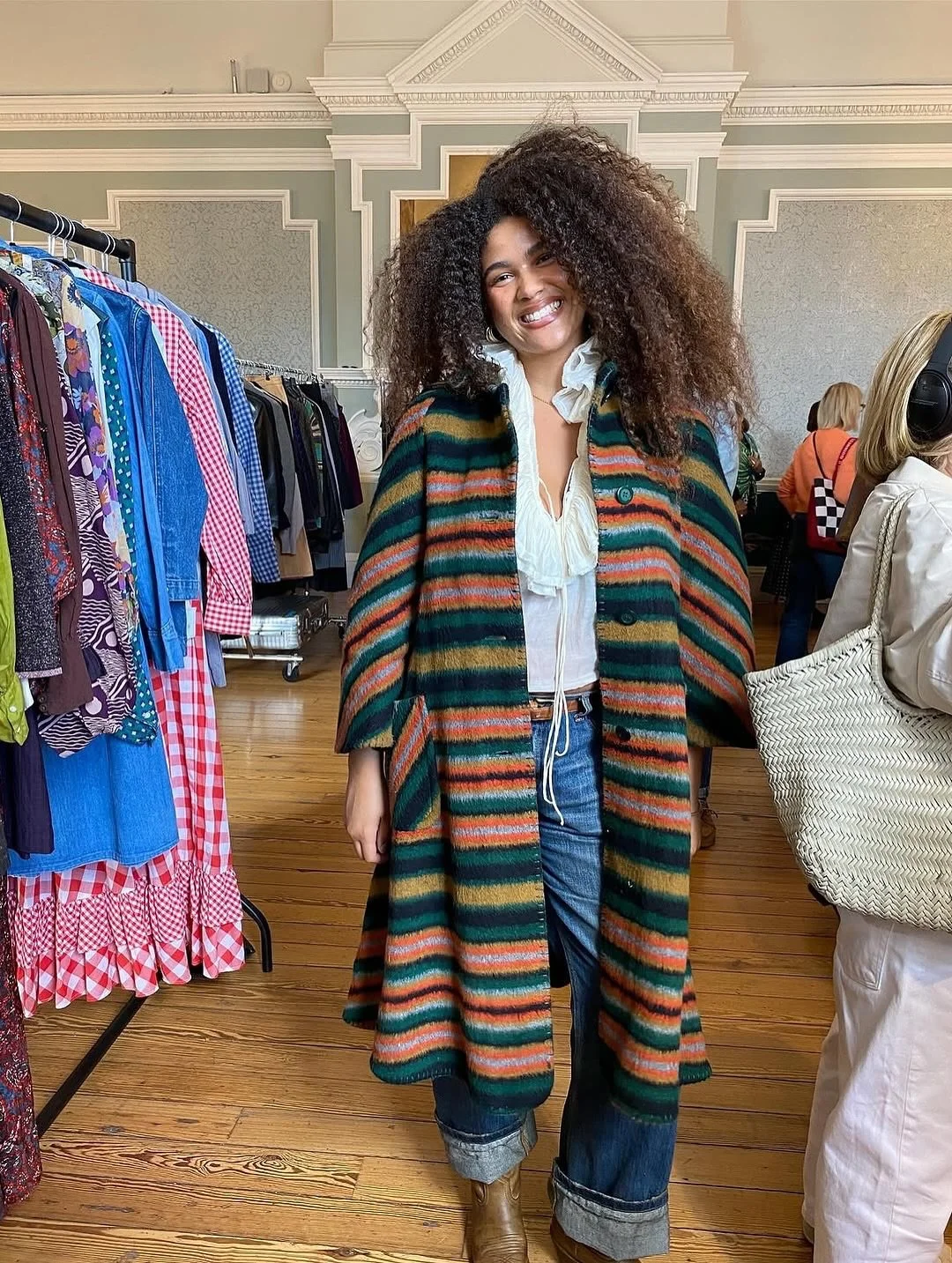 Autumnal layers at our last event as we are fast approaching the next Frock Me! at Kensington Town Hall🌙🍁 26th October from 11am
Tickets 🎫 https://FMOct2025.eventbrite.co.uk

All details linked ⬆️ 

#frockmevintagefair #vintagefair #antiqueclothin