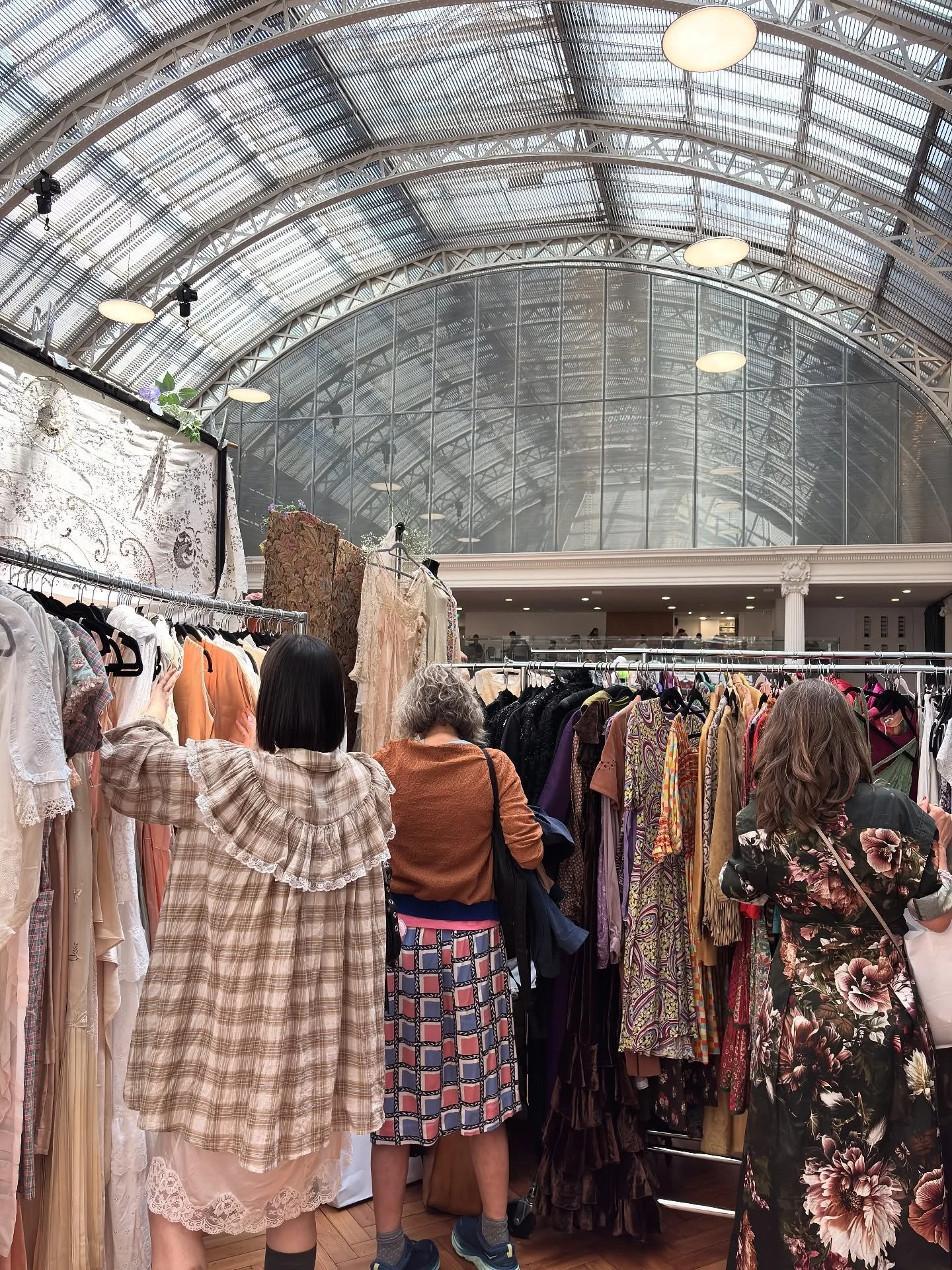 📌 NEXT SUNDAY The Royal Horticultural Halls in Victoria will be packed with the best vintage and antique fashion, textiles and jewellery from 80+ exhibitors 

🎟️ Book now &gt;&gt;&gt; https://FrockMeVictoriaNov.eventbrite.co.uk

FROCK ME! VINTAGE F