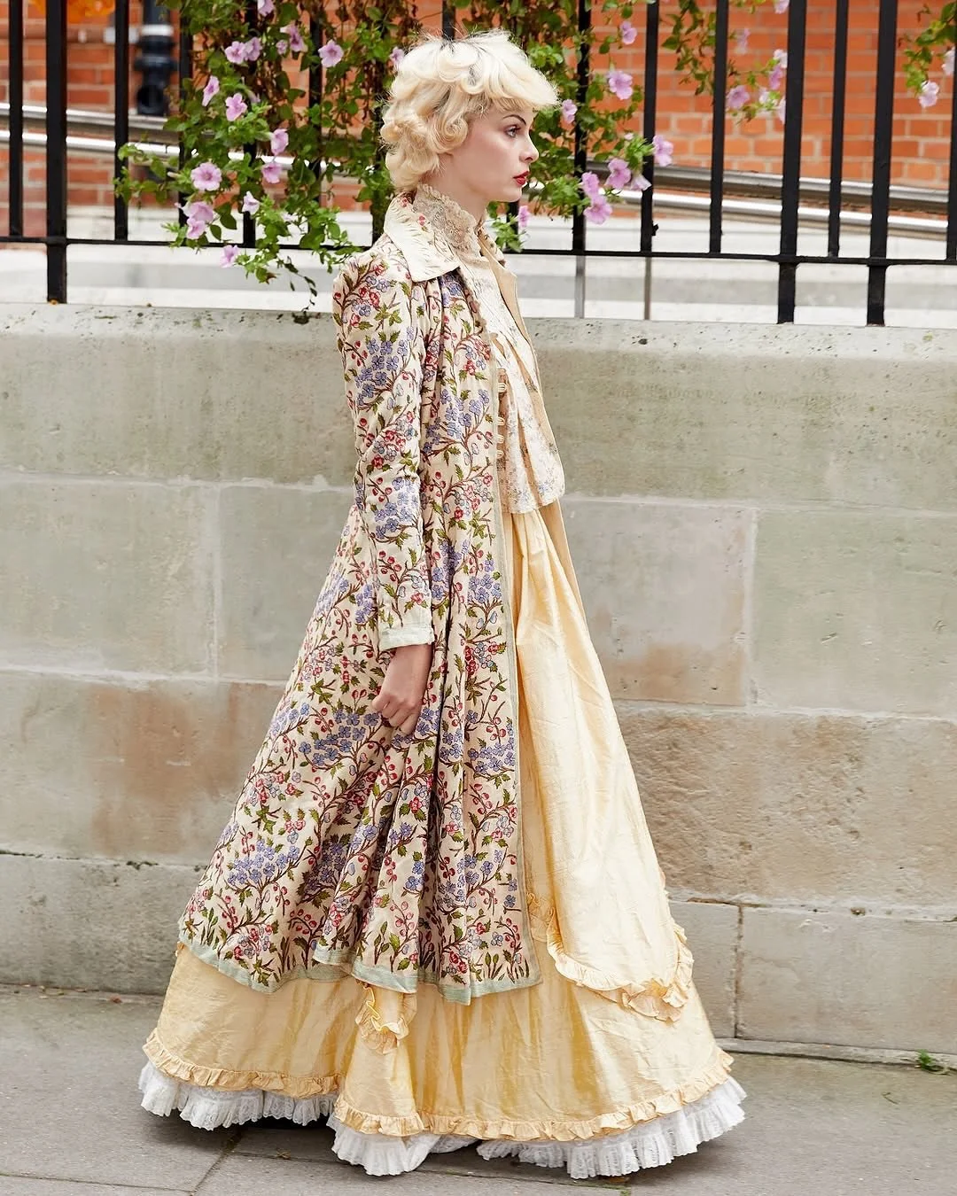 5 DAYS until Frock Me! Victoria at The Royal Horticultural Halls this Sunday with over 80 leading exhibitors of vintage &amp; antique fashion 🌿

🎟️ Book now &gt;&gt;&gt; https://FrockMeVictoriaNov.eventbrite.co.uk

FROCK ME! VINTAGE FAIR
📍THE ROYA