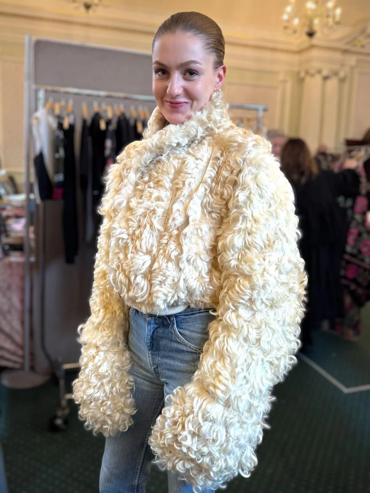 Happy New Year to all! We had such a busy 2025 and have another packed schedule of vintage fairs for 2026 starting at Chelsea Old Town Hall then back to Kensington and Victoria later on this year! We hope you can join us ✨⚡️

Frock Me! Vintage Fairs 