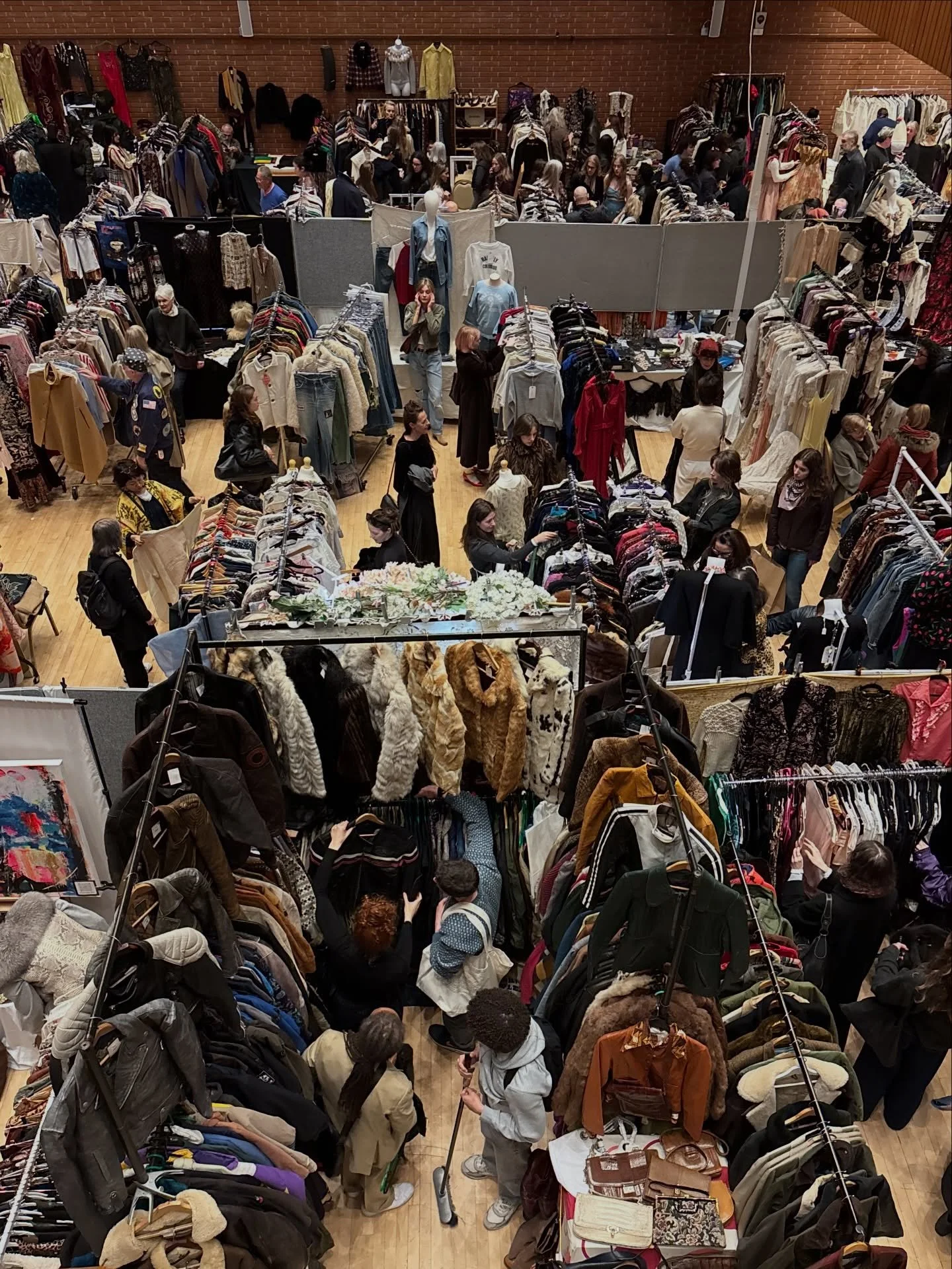 NEXT MONTH Frock Me! at Kensington Town Hall
Over 100 exhibitors across 3 floors 💫
Booking now >>> https://FMMarch2026.eventbrite.co.uk

&bull; Frock Me! Vintage Fair&bull;
SUNDAY 1ST MARCH
📍Kensington Town Hall Hornton St W8 7NX
11am - 5.