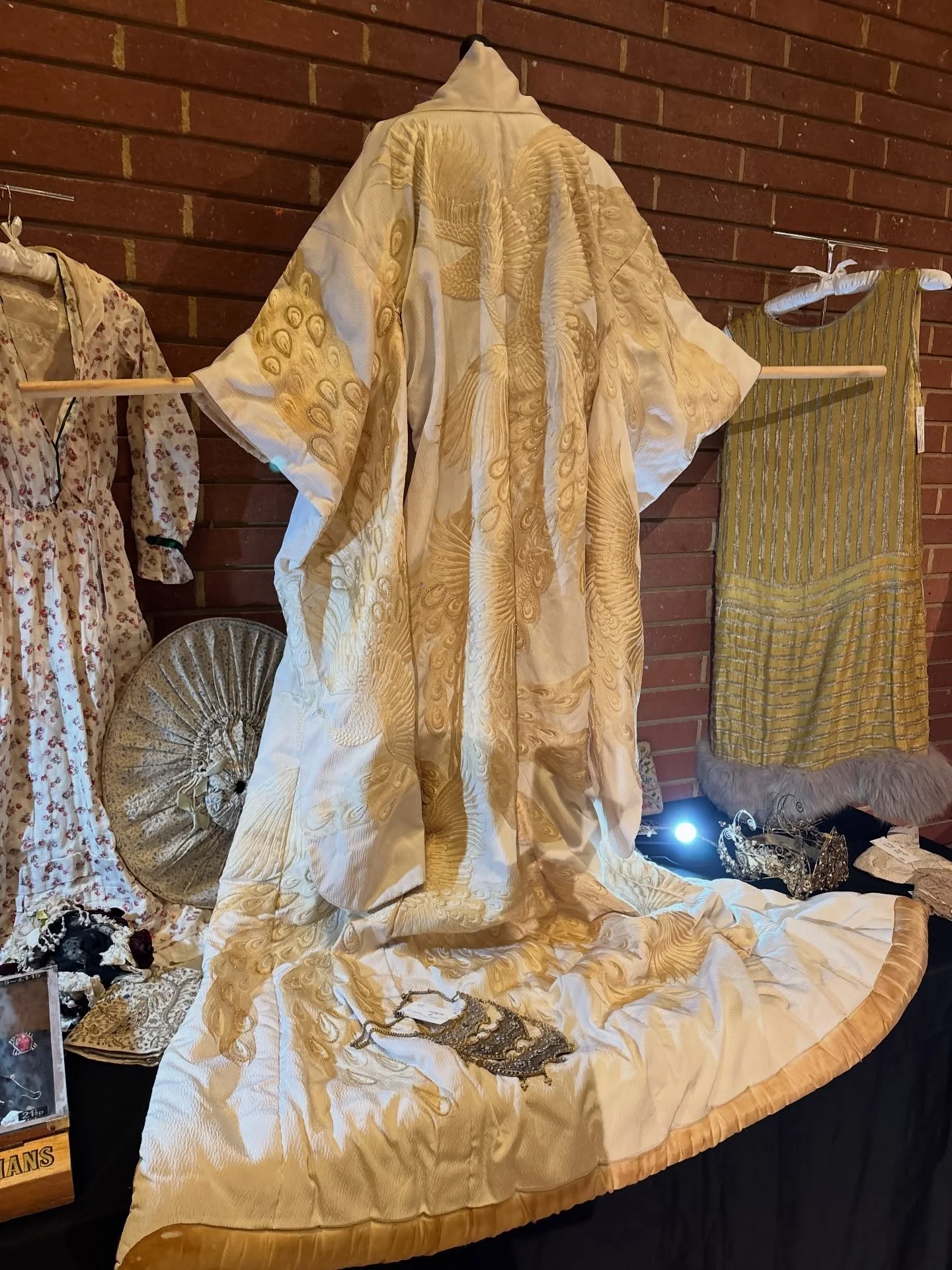 2 WEEK COUNTDOWN &hearts;️ Frock Me! at Kensington Town Hall 1st March | Over 100 leading dealers of antique and vintage fashion, jewellery and textiles across 3 floors ✨
Booking now >>> https://FMMarch2026.eventbrite.co.uk

&bull; Frock Me!