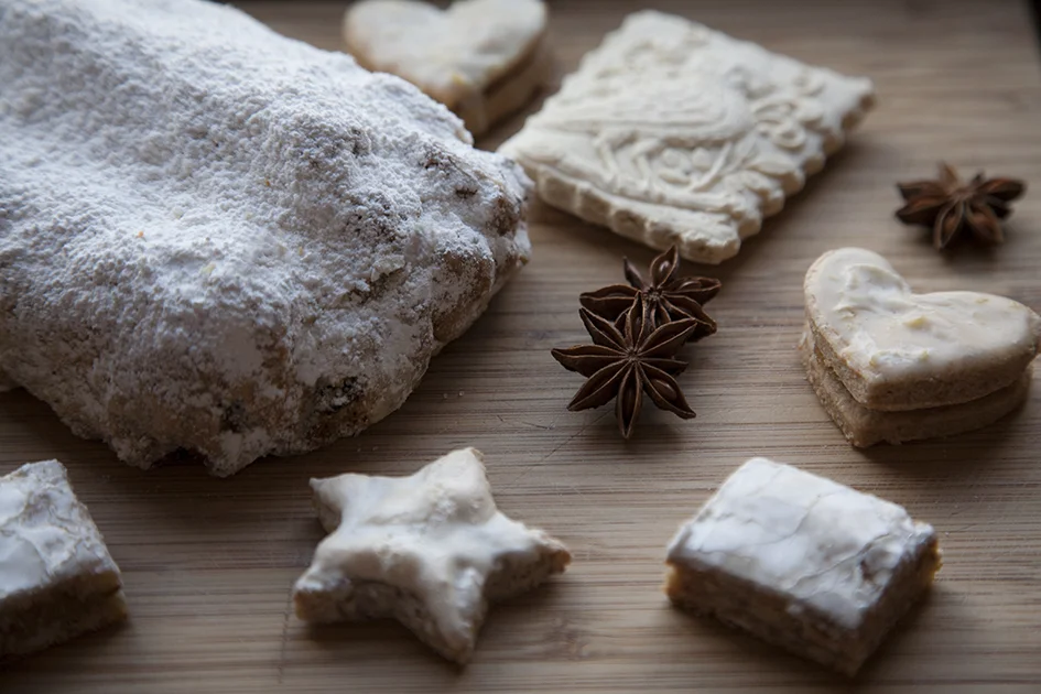 Stollen, and cinnamon cookies and leckerli, oh my! Sweet and Salzig indeed! Katya's baked good brings all the boys to the yard...and by boys I mean everyone and by yard I mean Columbus Circle Holiday Market! Photo cred: sweetandsalzig.com
