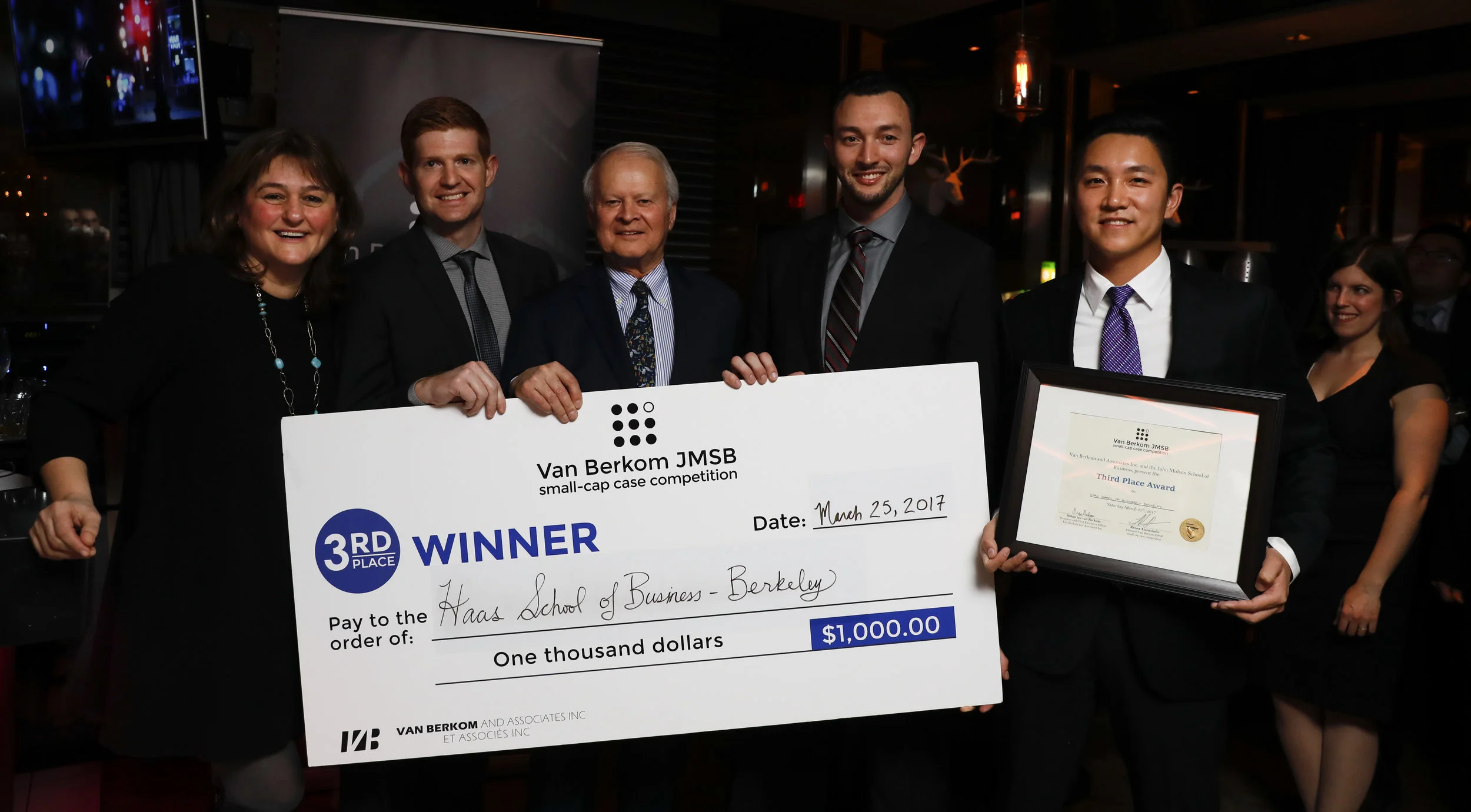 AMC17 0325 Van B Case 1129_1.JPG