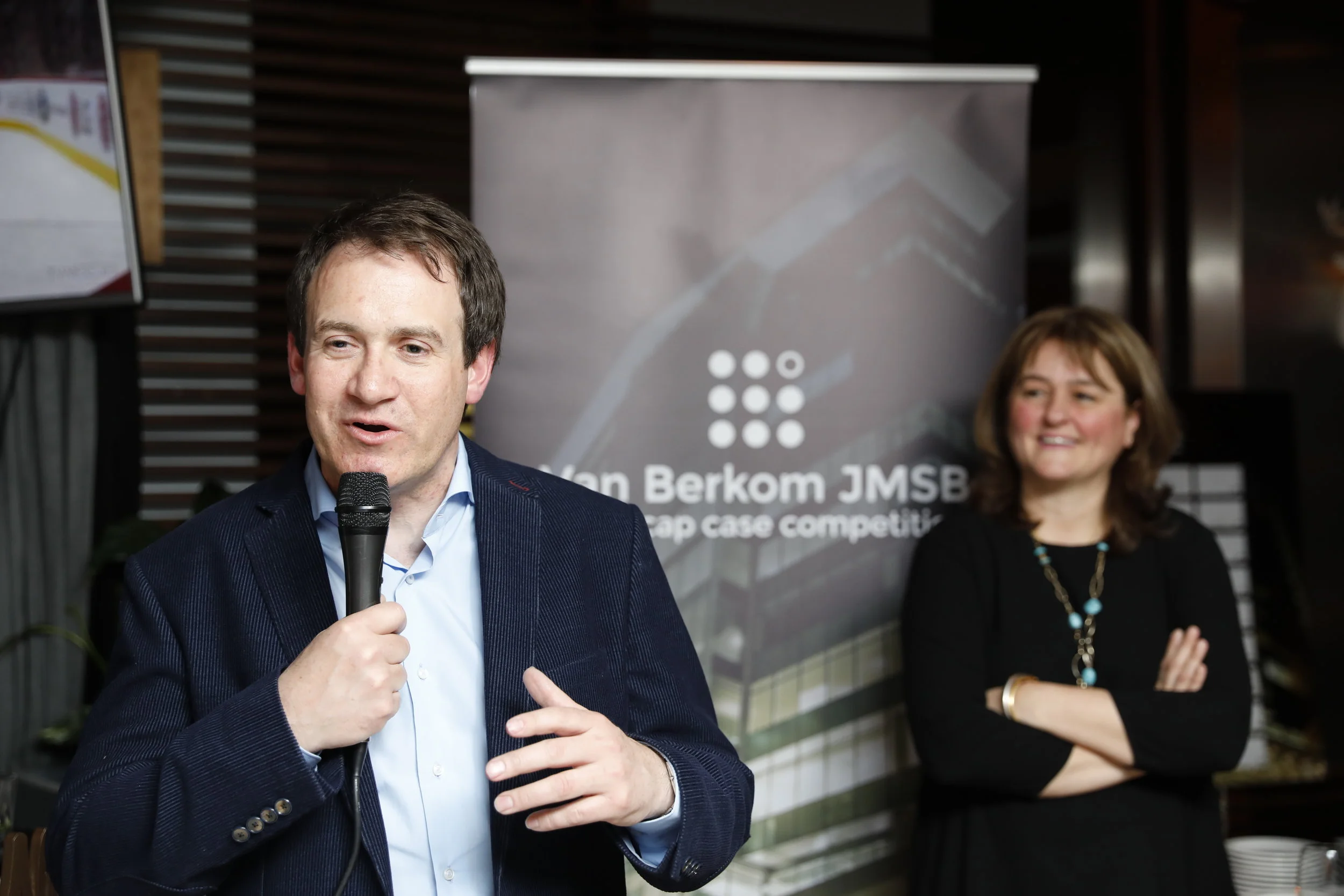 rf AMC17 0325 Van B Case 0912.JPG