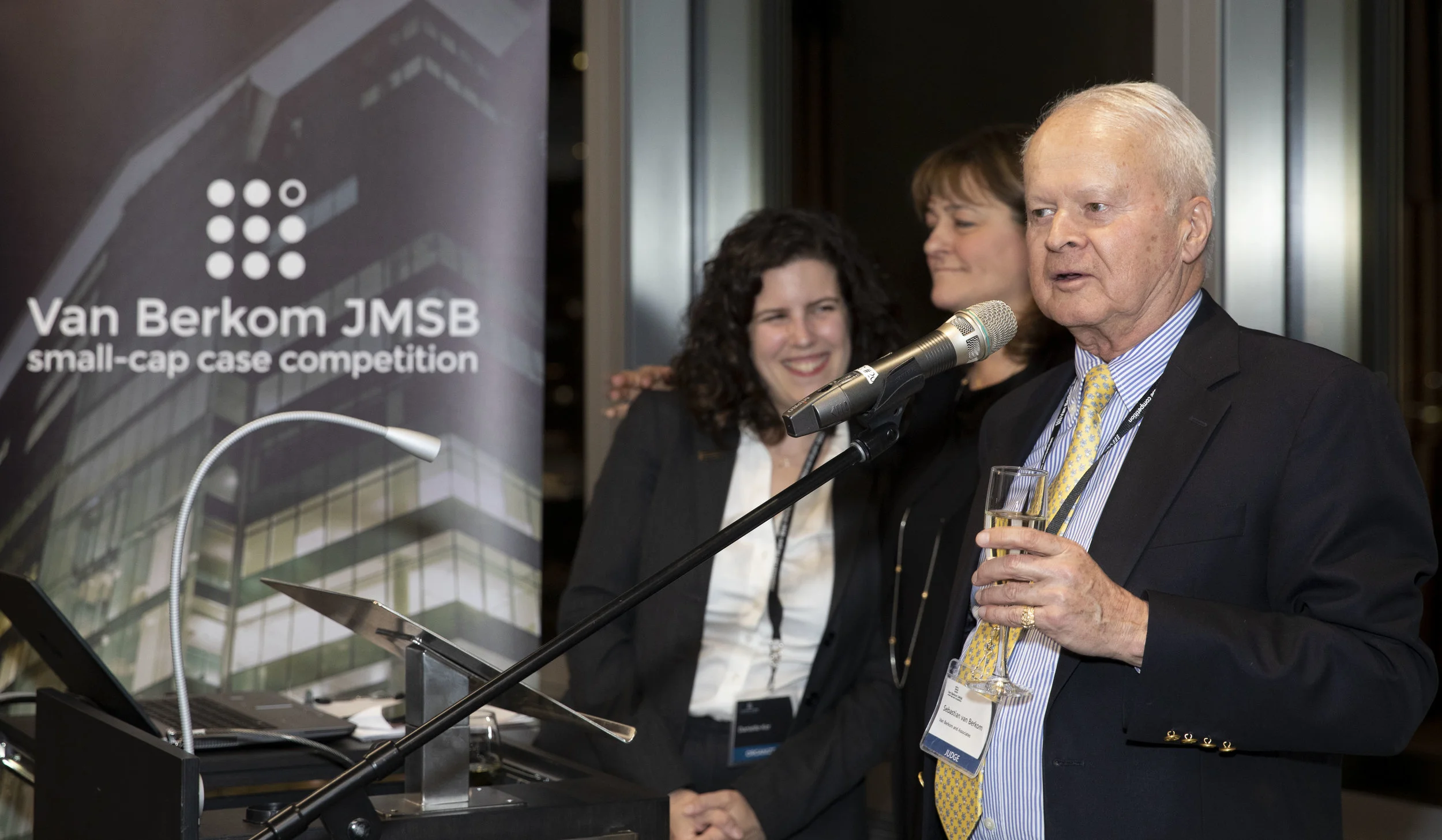 rf AMC19 0329 Van B Case 2184.JPG