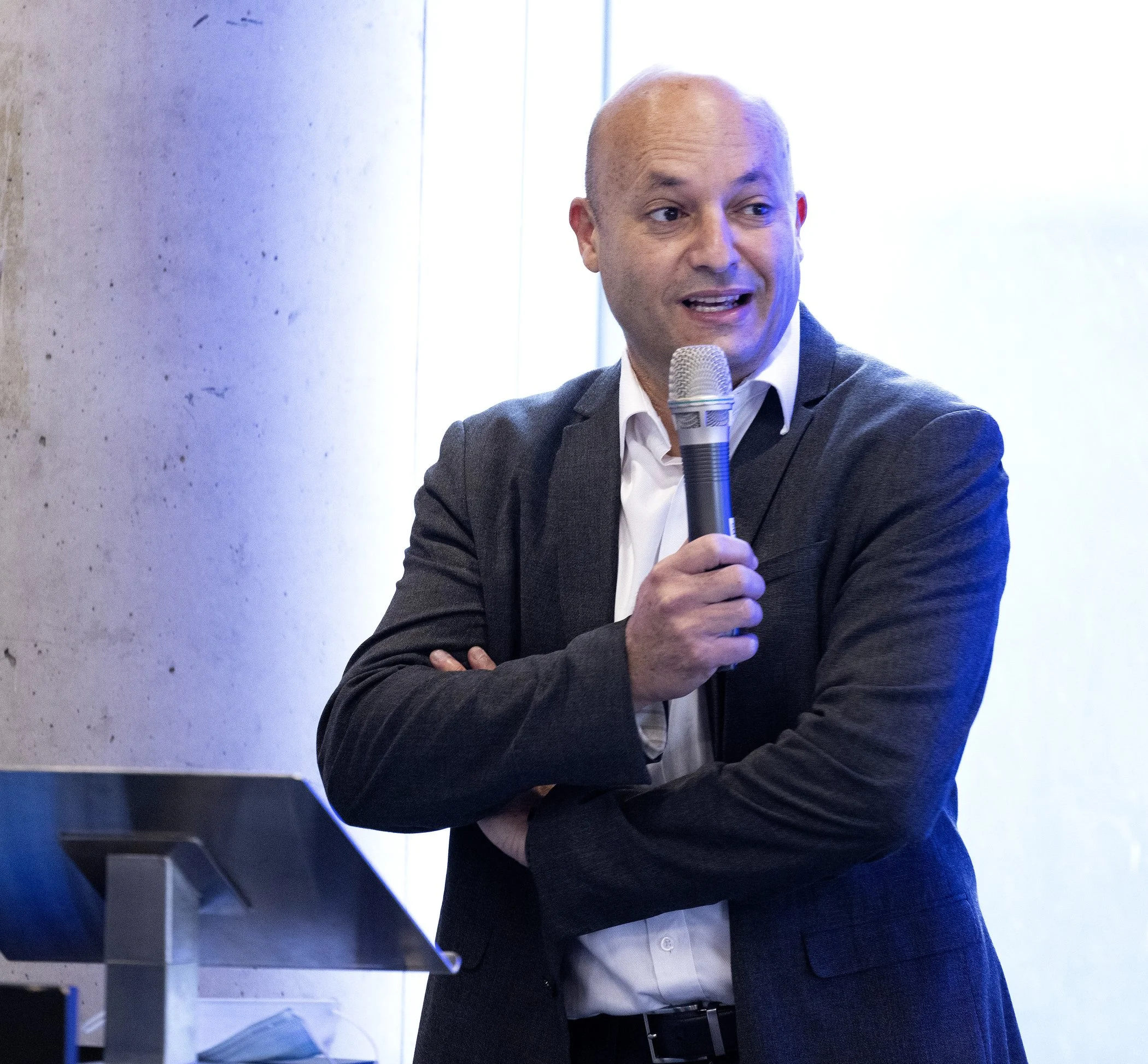 AMC22 0325 Van B Case 1 Web Rez 3542.JPG