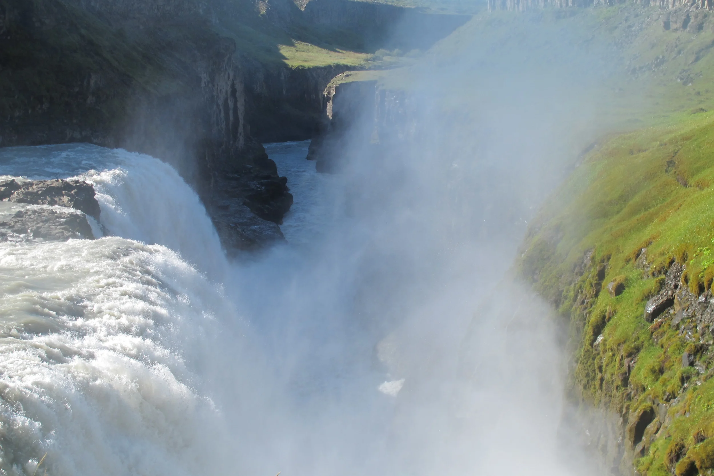   Running the Golden circle    - Collect golden memories -  