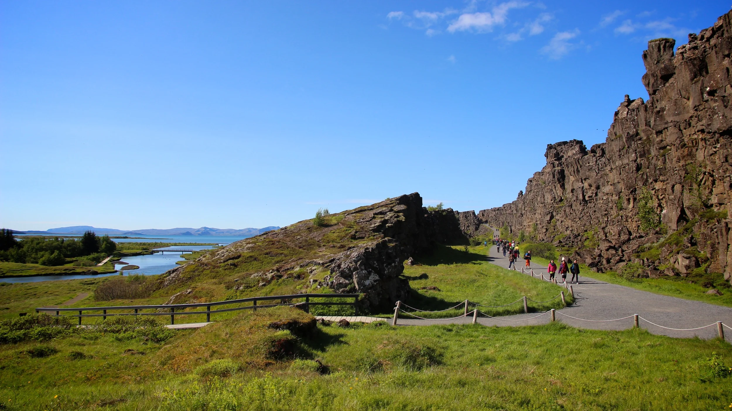 Running the Golden circle - Collect golden memories -